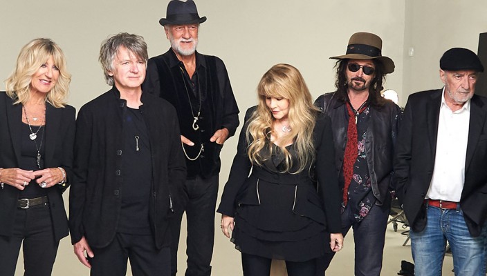 61b8b16e5dc233c55626caec_fleetwood-mac-2018-randee-st-nicholas-billboard-15482-704x400-1