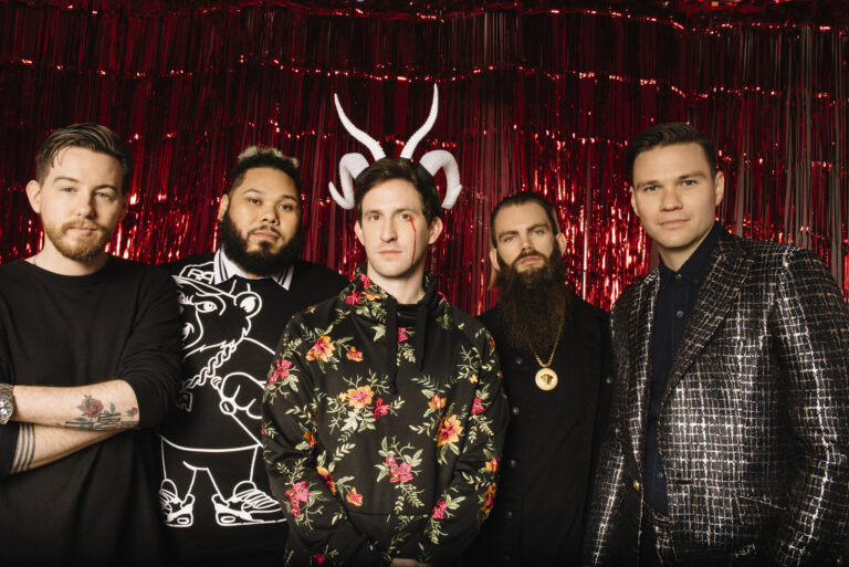 61b8b19667475bbc0251bfaf_DanceGavinDance_LindseyByrnes