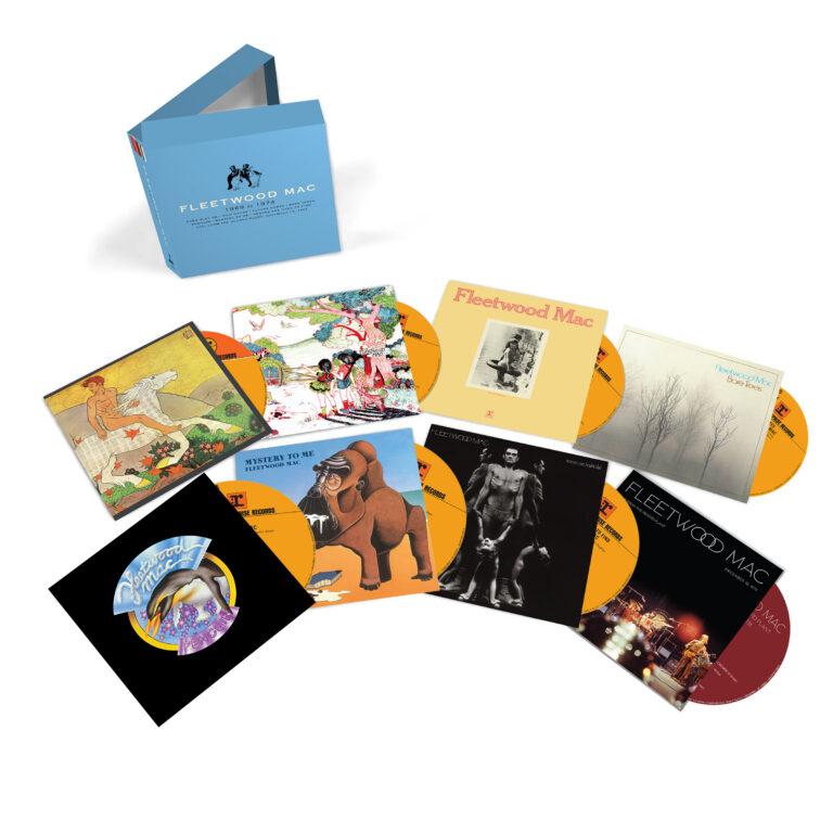 61b8b1a4ab1c3991e0c940a3_fleetwoodmac_1973_74_prodShot_CDs
