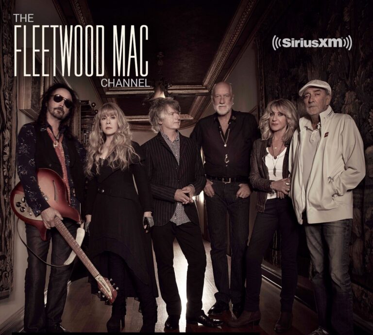 61b8b2058b84332e8bef83c5_ArtistChannel_FleetwoodMac_1x1