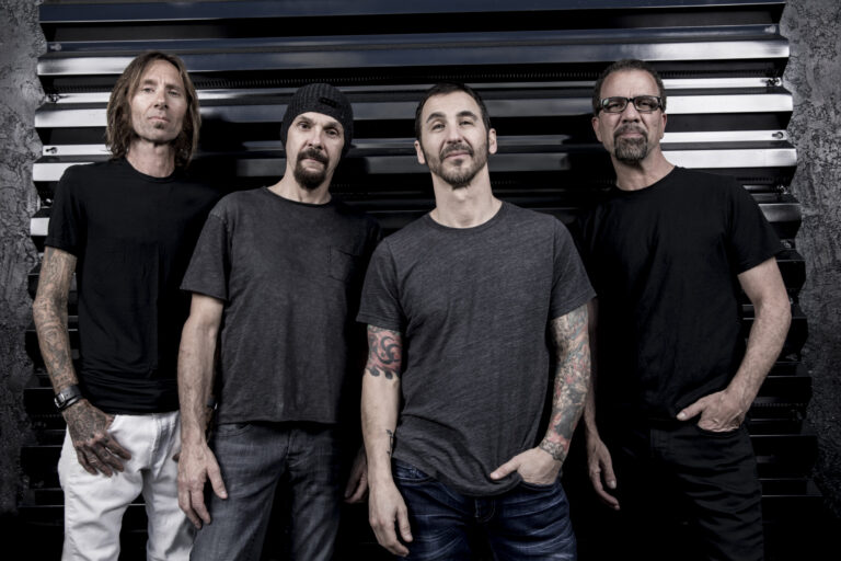 61b8b2067fe29e334e6402da_Godsmack