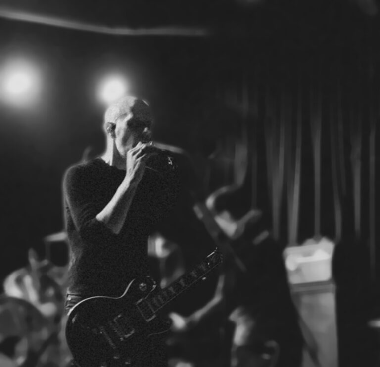 622169fd38aef90f815af8be_Billy_LV_Joey-Armario_EM3A0158_BW