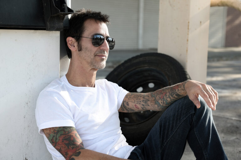 65dcbe249083c650dc65a933_GODSMACK_Sully_A6682_Clean_Skin