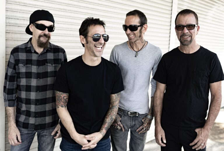 65dcbeec8661eb1eacd2ec9b_GODSMACK_Gas-Shutter_A6726-Contrast-warmer